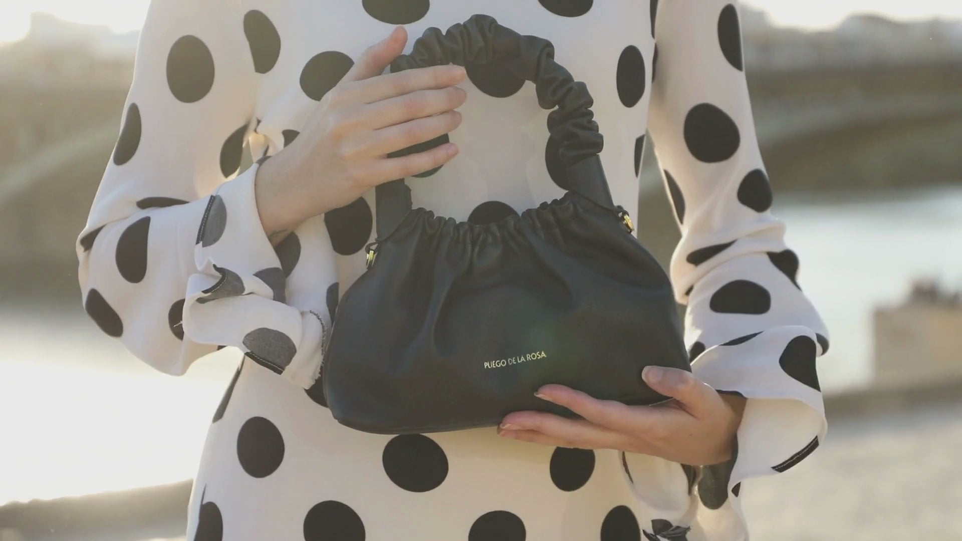VIDEO BOLSO DE PIEL MINI TANGO BOLSO DE PIEL HECHO EN UBRIQUE HECHO EN ESPAÑA BOLSO DE LUJO ESPAÑOL 